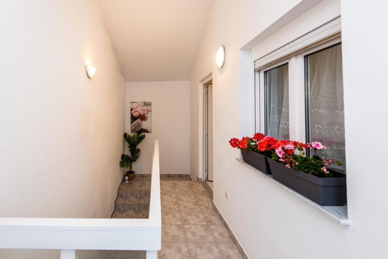 Magnolia Apartmani Vodice Eksteriør billede