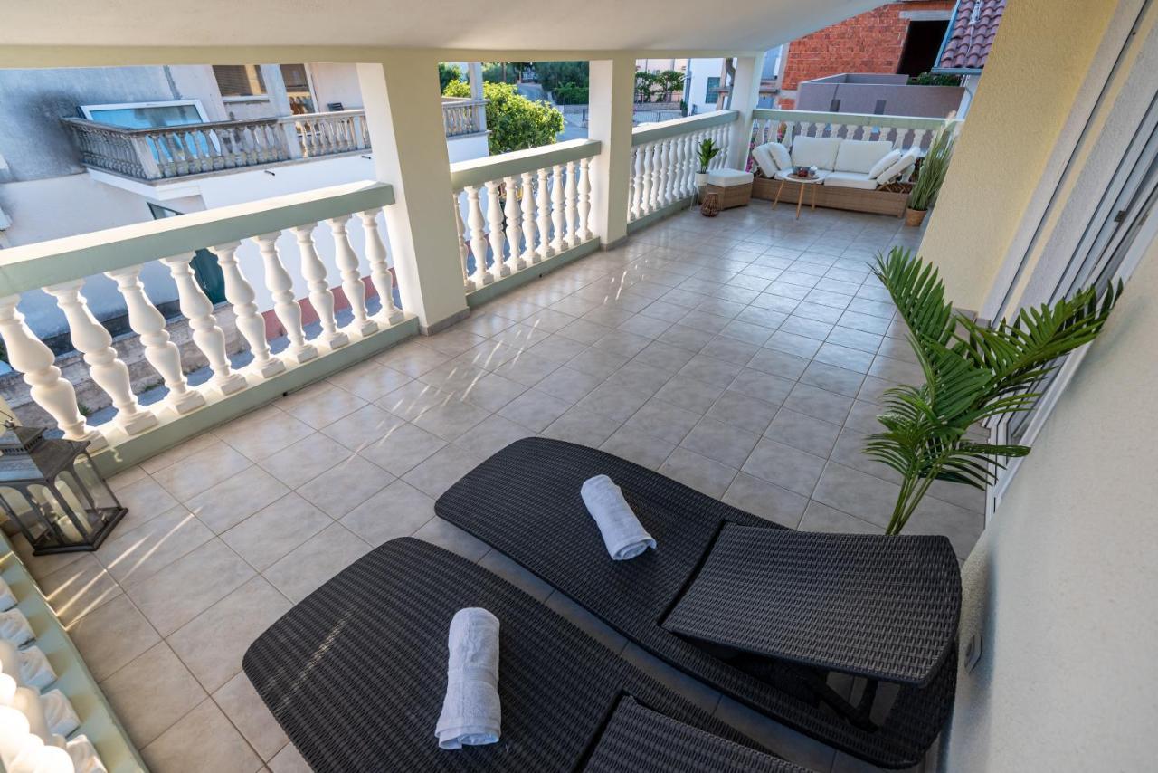 Magnolia Apartmani Vodice Eksteriør billede
